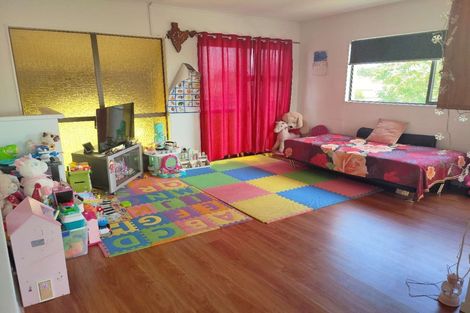Photo of property in 22 Philson Terrace, Browns Bay, Auckland, 0630