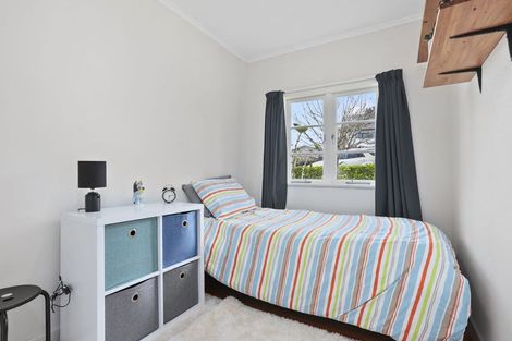 Photo of property in 86 Colwill Road, Massey, Auckland, 0614
