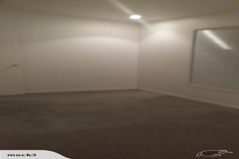 Photo of property in 35 Cyclarama Crescent, Massey, Auckland, 0614