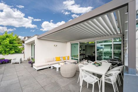 Photo of property in 15 Faulks Terrace, Wanaka, 9305