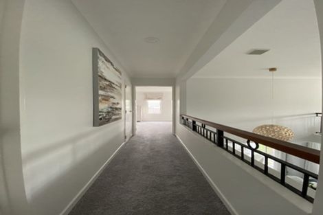 Photo of property in 4 English Oak Drive, Schnapper Rock, Auckland, 0632