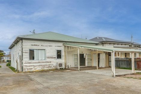 Photo of property in 32 Peel Street, Westport, 7825