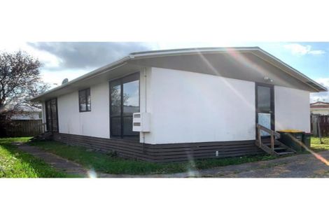 Photo of property in 2/2 Jack Farrell Place, Papakura, 2110