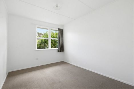 Photo of property in 4 Beverley Grove, Paparangi, Wellington, 6037
