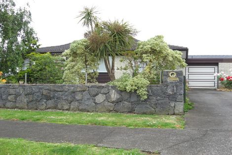 Photo of property in 2 Chipping Dale, Mangere Bridge, Auckland, 2022