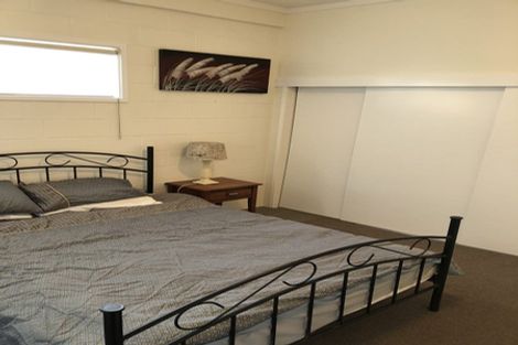 Photo of property in 45 Ravenwood Drive, Forrest Hill, Auckland, 0620