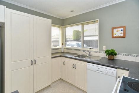 Photo of property in 9 Phoenix Lane, Northcote, Christchurch, 8052