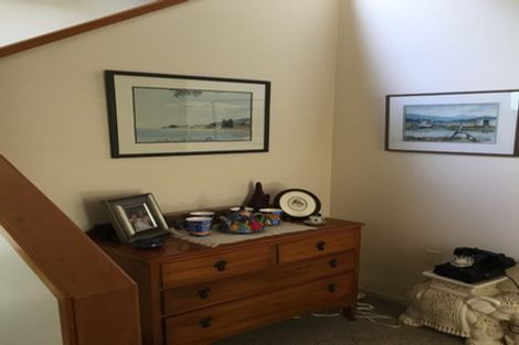 Photo of property in 3 Fayette Place, Te Atatu South, Auckland, 0610