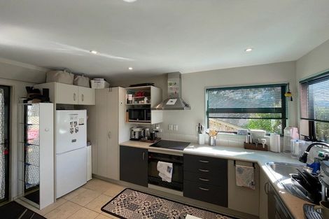 Photo of property in 2a Donald Crescent, Karori, Wellington, 6012