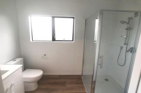 Photo of property in 60b Megan Avenue, Pakuranga Heights, Auckland, 2010