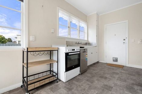 Photo of property in 10 Mcgregor Crescent, Masterton, 5810