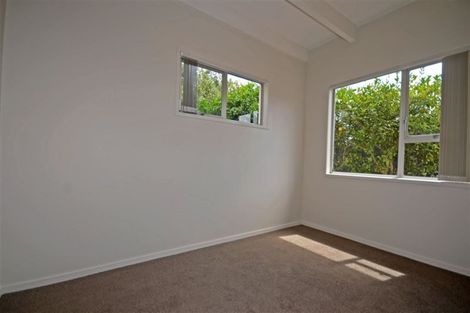 Photo of property in 2 Edwards Avenue, Henderson, Auckland, 0610