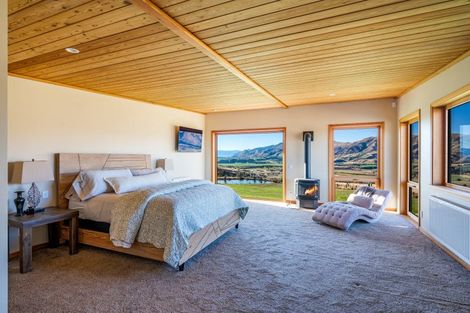 Photo of property in 2 Miharo Lane, Queensberry, Cromwell, 9383