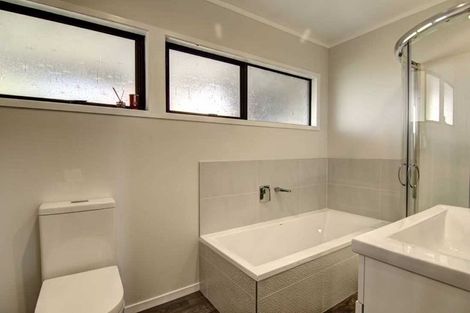 Photo of property in 80 Broomfields Road, Whitford, Howick, 2571