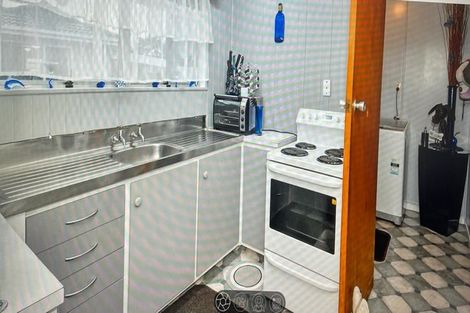 Photo of property in 13 Lipton Grove, Opaheke, Papakura, 2113