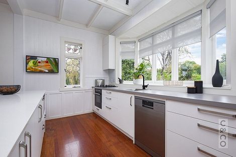 Photo of property in 30-32 Great North Road, Riverhead, 0820