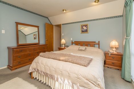 Photo of property in 2 Kent Lodge Avenue, Avonhead, Christchurch, 8042