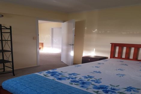 Photo of property in 11 Hauraki Crescent, Pinehill, Auckland, 0632