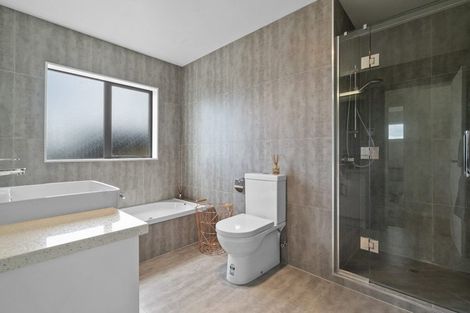 Photo of property in 30 Aldon Lane, The Gardens, Auckland, 2105
