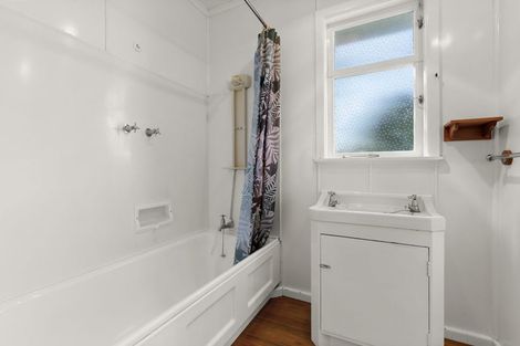 Photo of property in 4 Avon Terrace, Taradale, Napier, 4112