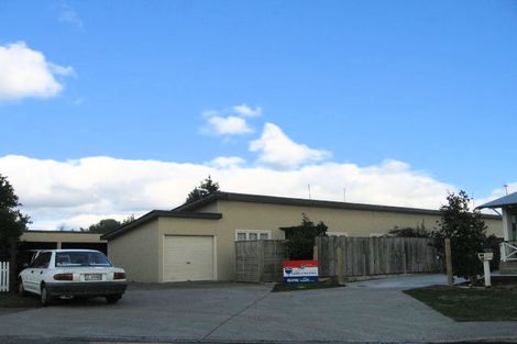 Photo of property in 2/122 Maddison Street, Akina, Hastings, 4122