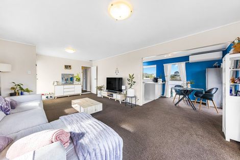 Photo of property in 1/12 Glenvar Road, Torbay, Auckland, 0630