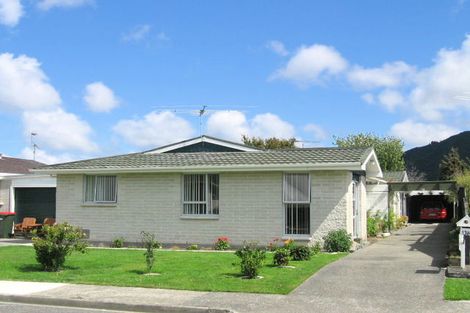 Photo of property in 2/13 Shanly Street, Brown Owl, Upper Hutt, 5018