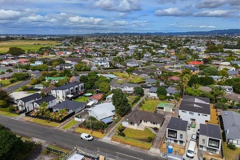 Photo of property in 12 Montmere Avenue, Te Atatu Peninsula, Auckland, 0610