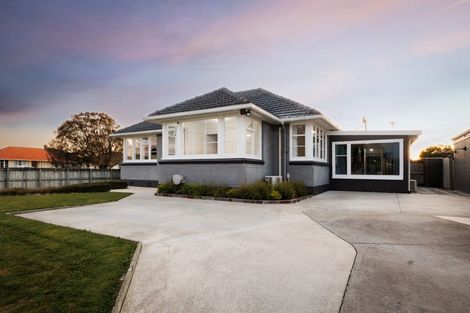 Photo of property in 104 Clyde Crescent, Roslyn, Palmerston North, 4414