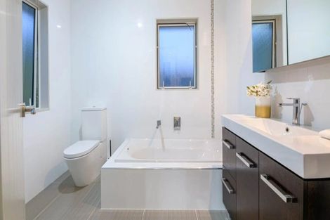 Photo of property in 72 Bur Oak Terrace, Schnapper Rock, Auckland, 0632