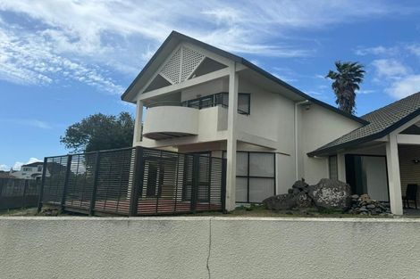 Photo of property in 1 Capistrano Mews, Goodwood Heights, Auckland, 2105