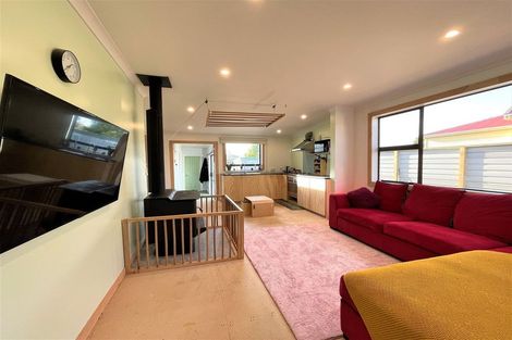 Photo of property in 33 Main Road, Owaka, 9535