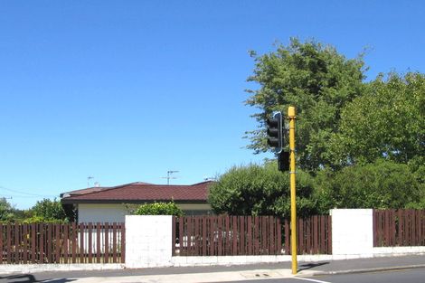 Photo of property in 1/176 Onewa Road, Northcote, Auckland, 0626