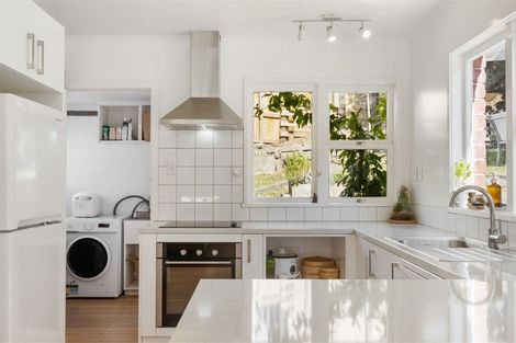 Photo of property in 3/6 Kororo Street, Northcote, Auckland, 0627