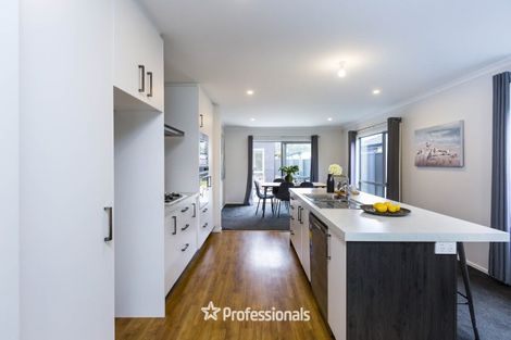 Photo of property in 11 Te Kaeaea Crescent, Wallaceville, Upper Hutt, 5018