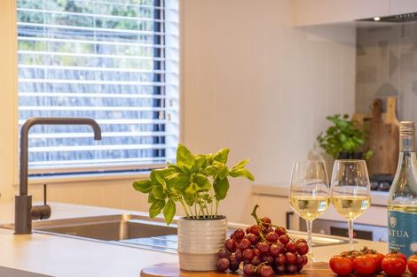 Photo of property in 52r Panorama Drive, Welcome Bay, Tauranga, 3175