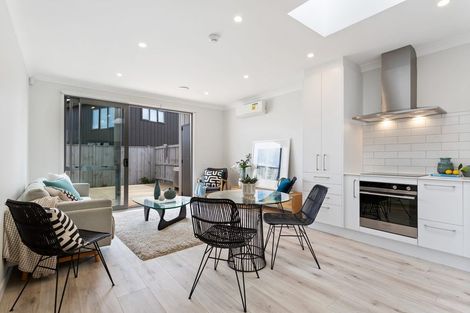 Photo of property in 15 Periko Way, Takanini, 2112