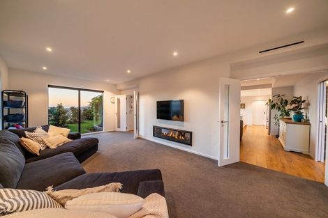 Photo of property in 13 Manapouri Lane, Aotea, Porirua, 5024