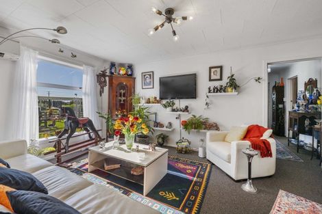 Photo of property in 3 Mabey Street, Eltham, 4322