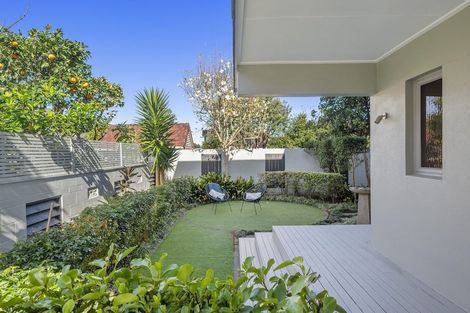 Photo of property in 2/19a Sanders Avenue, Takapuna, Auckland, 0622