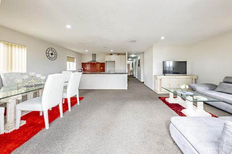 Photo of property in 30 Popokatea Drive, Takanini, 2112