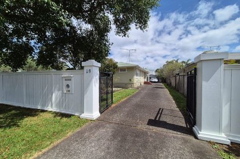 Photo of property in 16 Sylvia Road, Hillcrest, Auckland, 0627