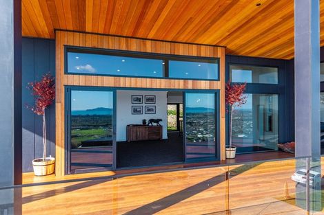 Photo of property in 8 Whio Place, Waikanae, 5036