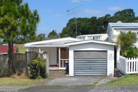 Photo of property in 1/17 Nutsey Avenue, Northcote, Auckland, 0627