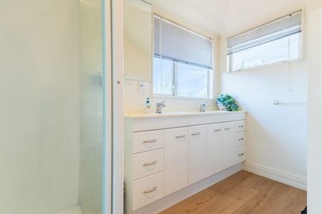 Photo of property in 15 Compass Court, Paraparaumu, 5032