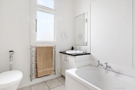 Photo of property in 17c Fitzroy Street, Wadestown, Wellington, 6012