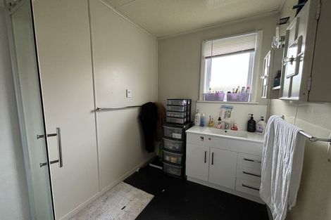 Photo of property in 6 Goldsmith Crescent, Levin, 5510