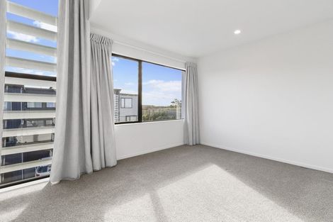 Photo of property in 40 Memorial Park Lane, Hobsonville, Auckland, 0618