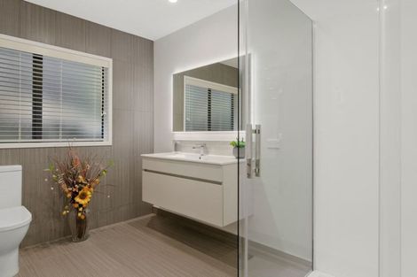 Photo of property in 22 Helen Ryburn Place, Torbay, Auckland, 0630