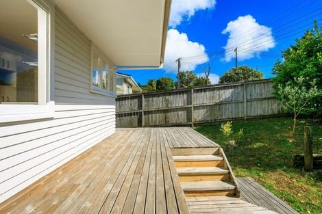 Photo of property in 962 East Coast Road, Northcross, Auckland, 0632
